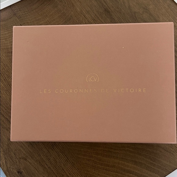 BHLDN x Les Couronnes de Victoire Preserved Floral Hair Comb Wedding Headpiece main image 5